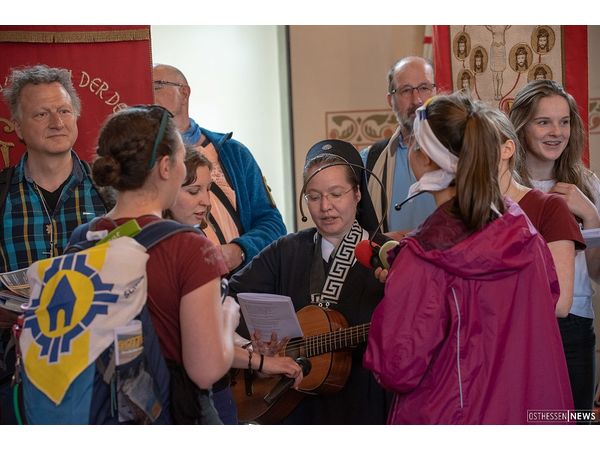 Gebetsimpuls der MJF aus Freiburg in der Pfarrkirche von Haimbach